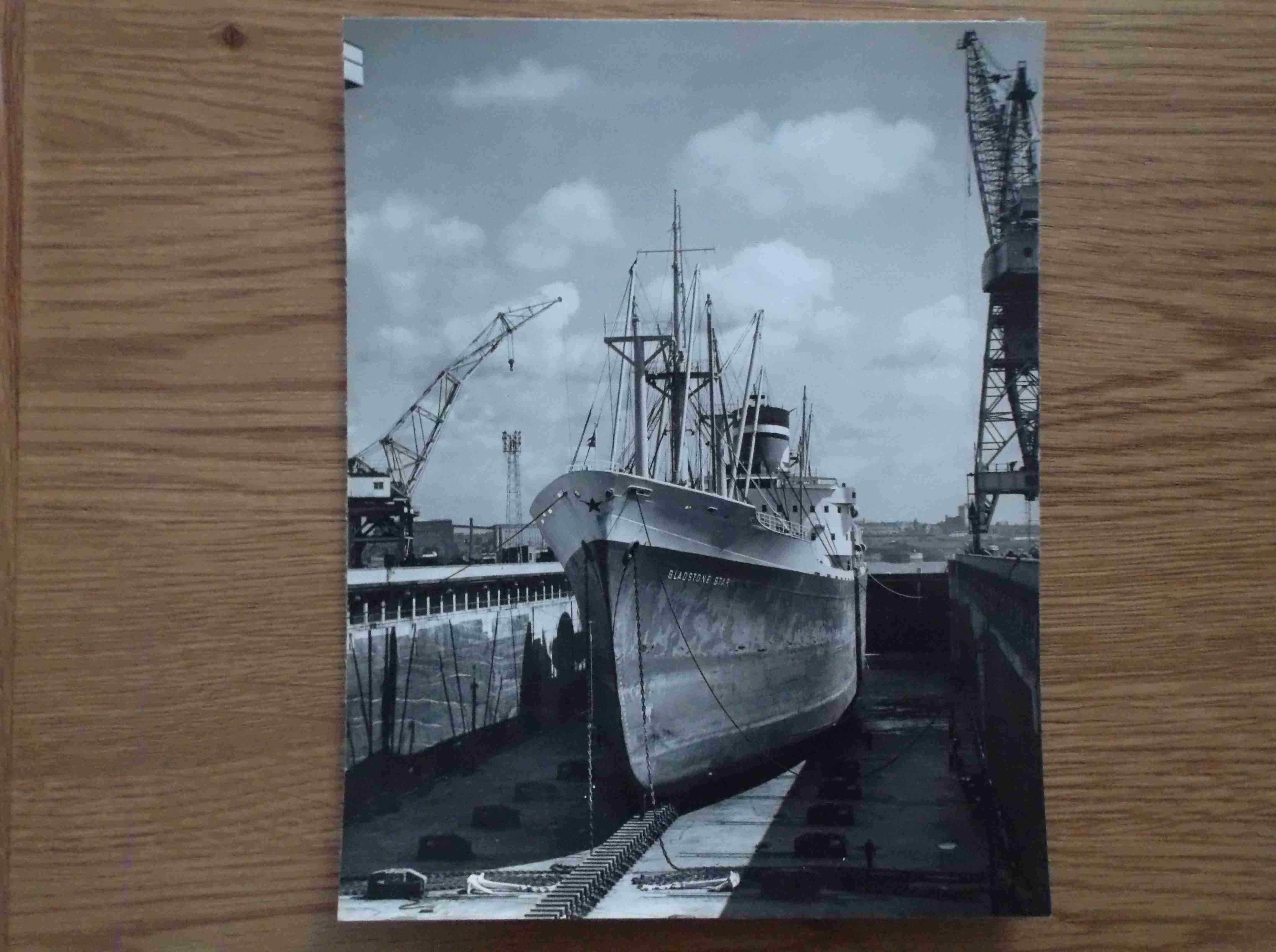 B/W PHOTOGRAPH OF THE BLUE STAR LINE VESSEL THE GLADSTONE STAR